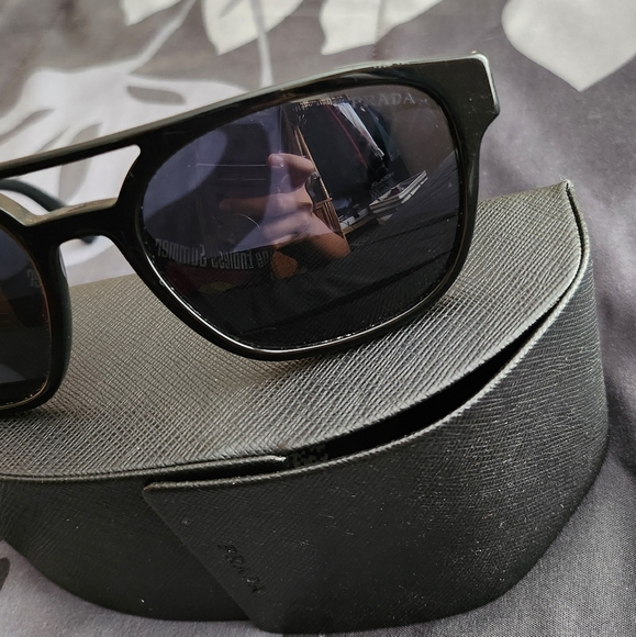 PRADA SUNGLASSES - Picture 5 of 8